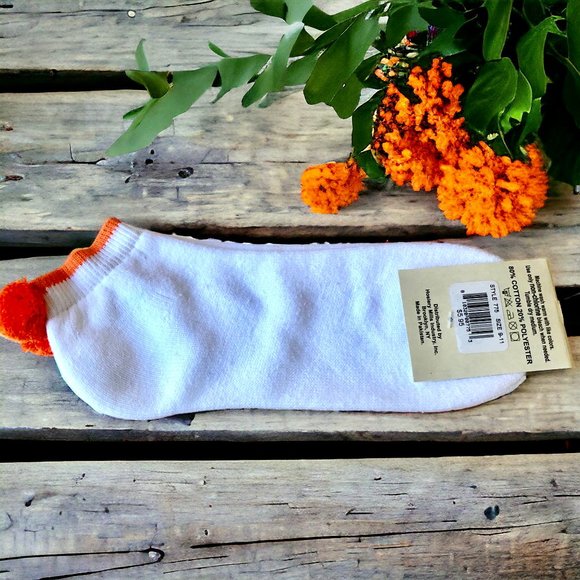 Vintage National Pom Pom Socks Anklets Womens 9 to 11 White & Orange NEW - Picture 3 of 8